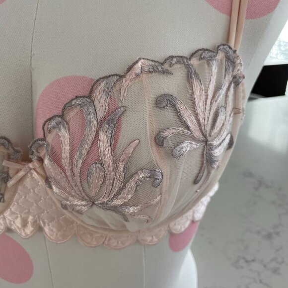 Simone Perele Luxurious Underwire Lace Bra 14B330 Scalloped Edge Pink Silver 32D - Picture 4 of 16